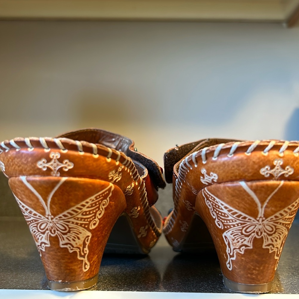 Conkys by St. Kitts slip on sandals. Size 11. Never worn. Beautiful! - Picture 7 of 9